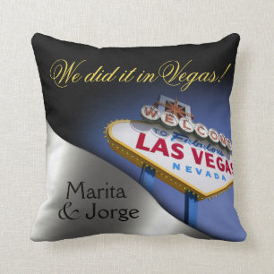 Las Vegas Sign Mr. & Mrs. Newlyweds silver Throw Pillow