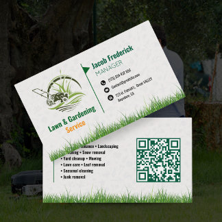 Lawn Care & Landscaping Business Card – Green & Wh