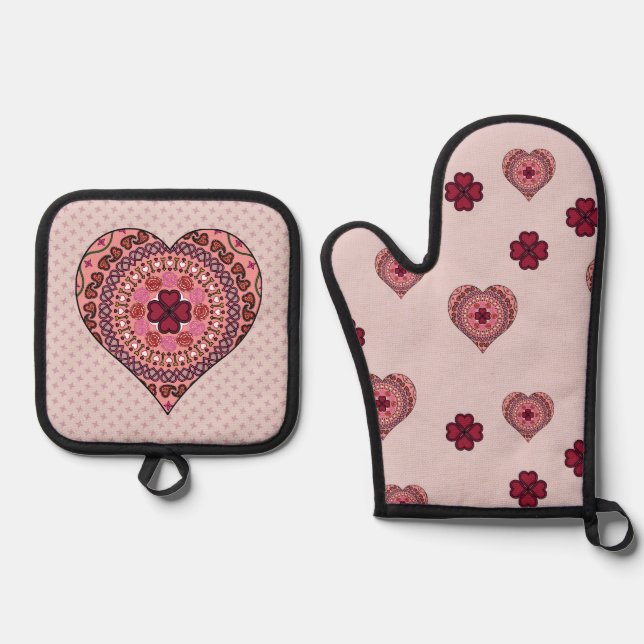 Layers of the Heart Oven Mitt & Pot Holder Set (Front)
