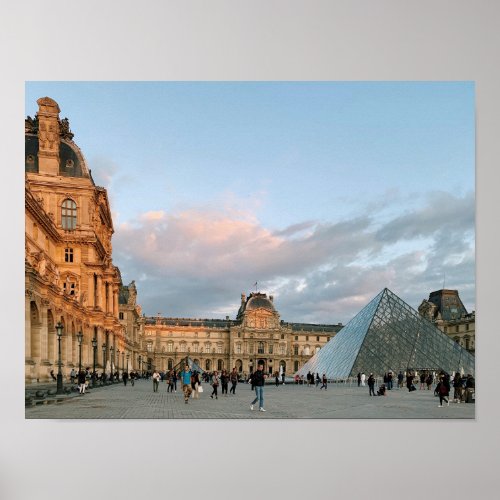 Le Louvre Poster