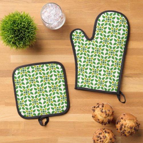 Leaf Pattern Pattern Of Leaves Green Leaves Oven Mitt  Pot Holder Set