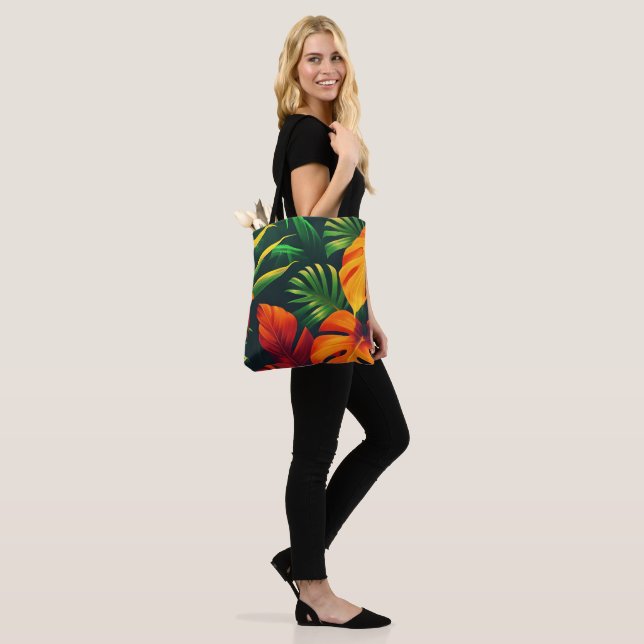 LEAFY LEAVES NATURE GARDEN TOTE BAG (On Model)