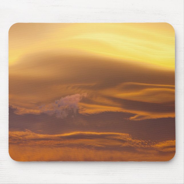 Lenticular cloud at sunset mouse pad (Front)