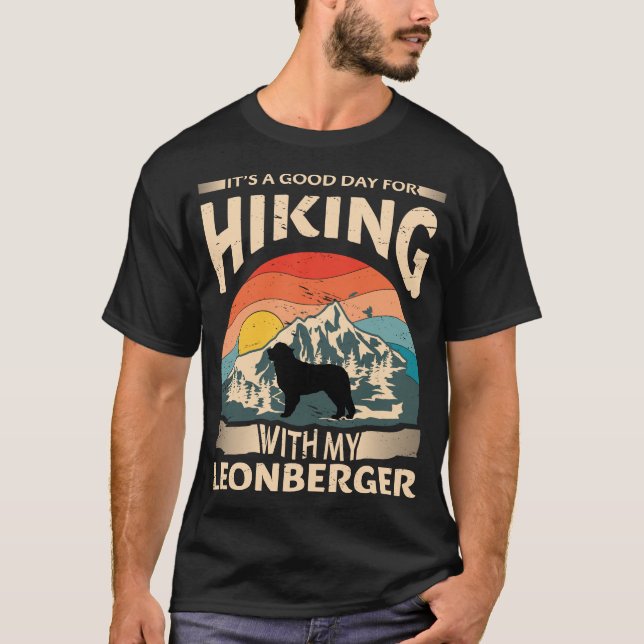 Leonberger Hiking, Leonberger Mom - Leonberger Dad T-Shirt (Front)