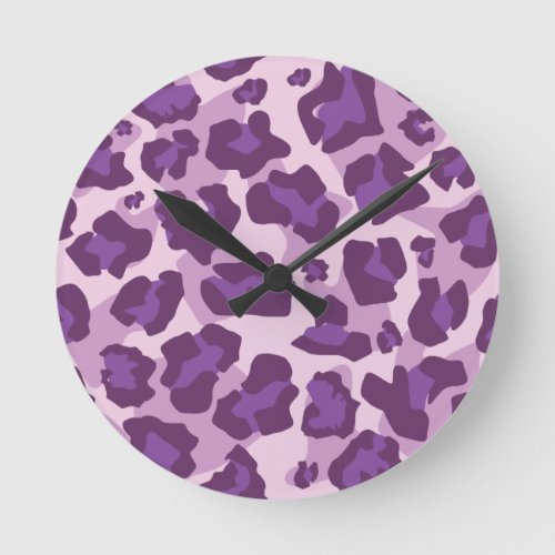 Leopard animal print in purple tones round clock