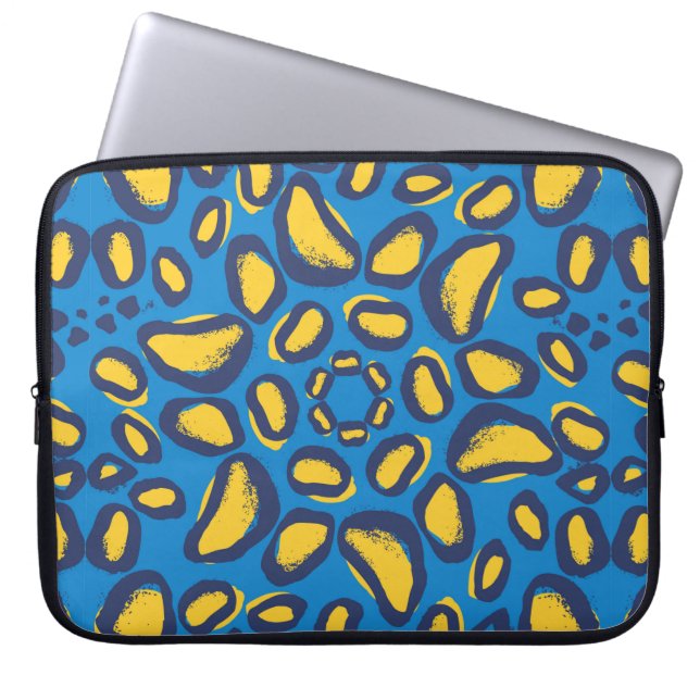 Leopard animal print pattern laptop sleeve (Front)