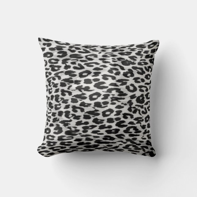 Leopard fur skin throw pillow (Front)