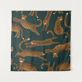 Leopard Jungle: Animal Print Vintage. Tapestry