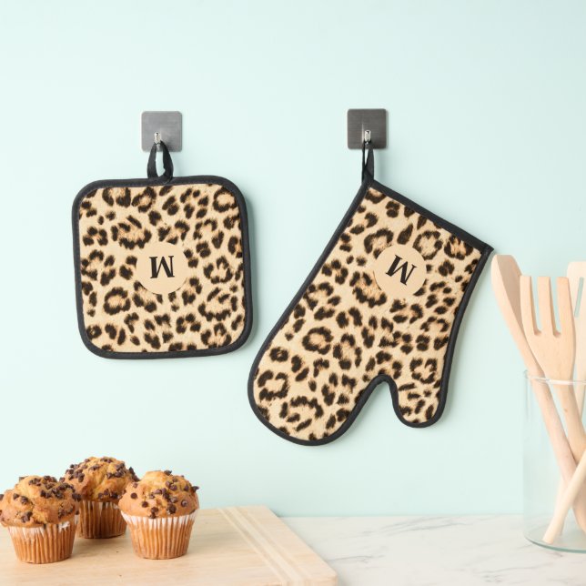 Leopard Leather Print Pattern Monogram Oven Mitt & Pot Holder Set (Insitu(Hanging))