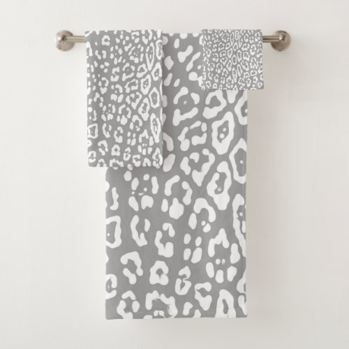 Leopard pattern in white and light grey bath towel set