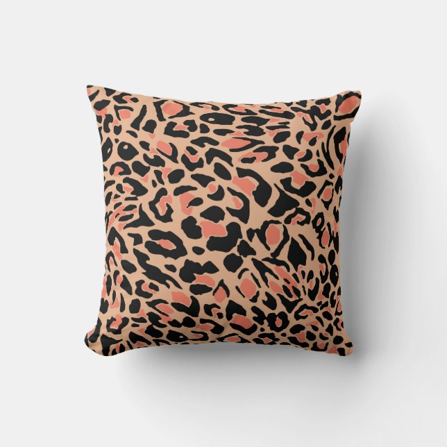 Leopard pattern throw pillow (Front)