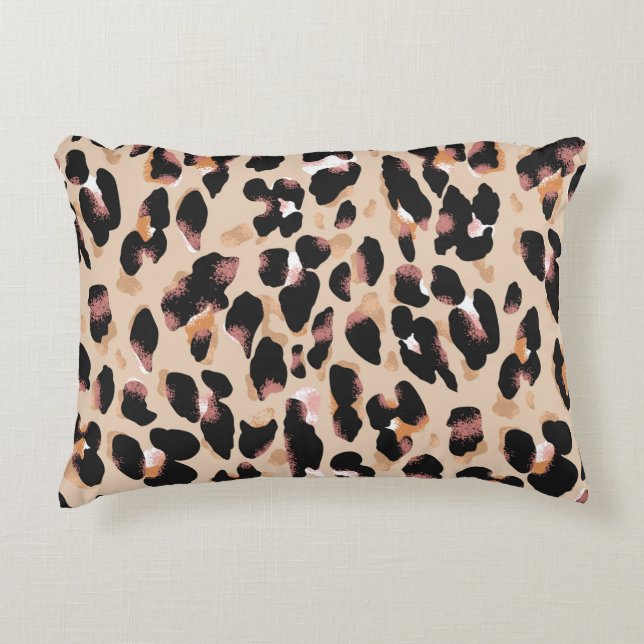 Leopard print seamless pattern accent pillow (Front)