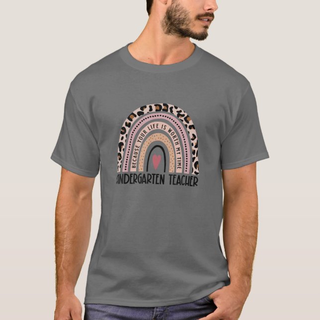 Leopard Rainbow Kindergarten Teacher Teacher Back T-Shirt (Front)