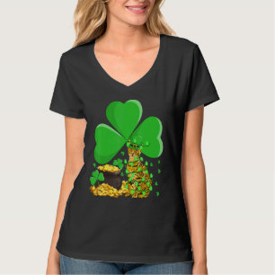 Leprechaun Hat Shamrock Leaf Bengal Cat St Patrick T-Shirt