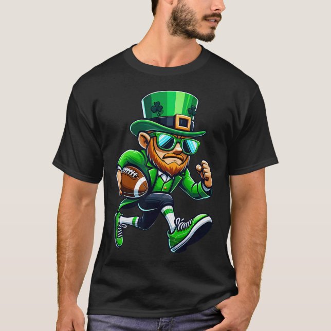Leprechaun Playing Footll St Patricks Day Sport Me T-Shirt (Front)