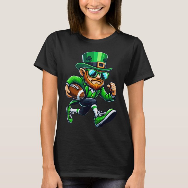 Leprechaun Playing Footll St Patricks Day Sport Me T-Shirt (Front)