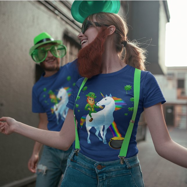 Leprechaun Riding Unicorn Pot of Gold St Patrick's T-Shirt (Leprechaun Riding Unicorn Pot of Gold St Patrick's T-Shirt)