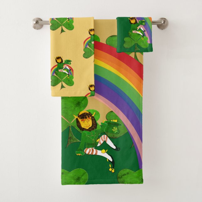 Leprechaun Shamrock Bath Towel Set (Insitu)