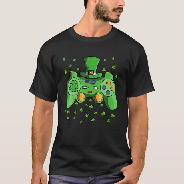 Leprechaun Video Game Controller Gamer With Shamro T-Shirt (Front)