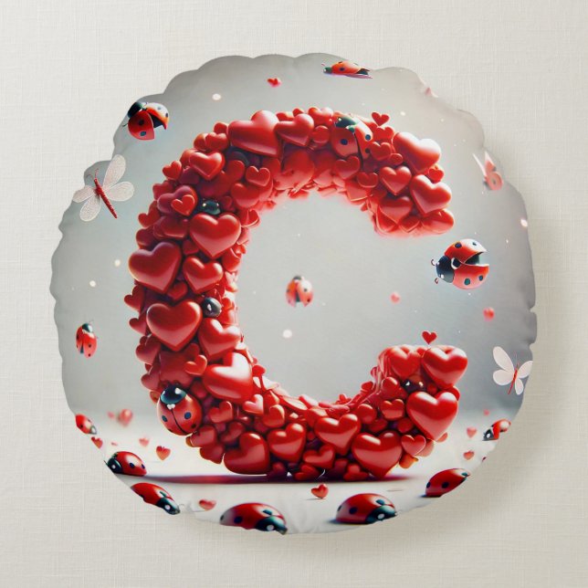Letter C Creative Heart Cluster Round Pillow (Front)