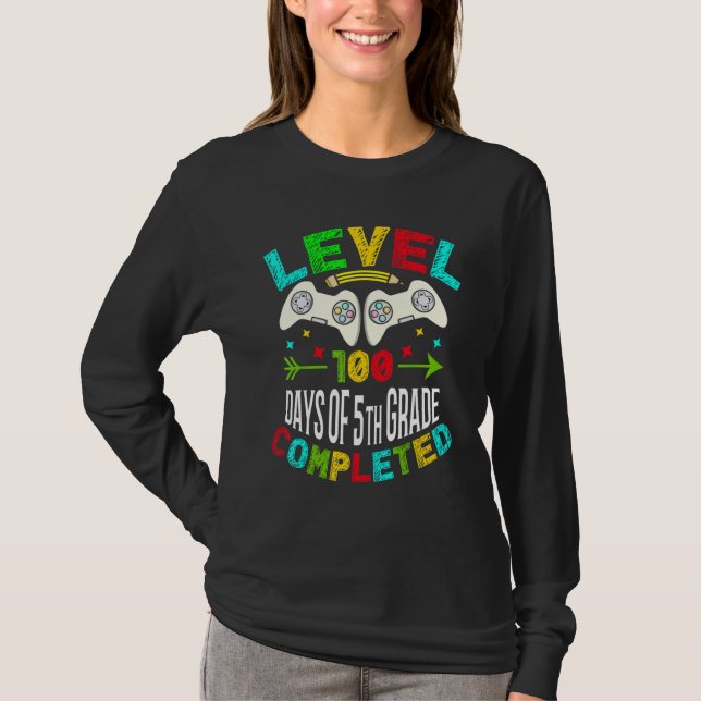 Level 100 Days Of 5th Grade Completed School Gamer T-Shirt (Front)