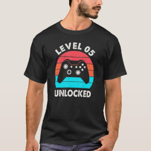 Level 5 Unlocked Video Gamer 5th Birthday     Retr T-Shirt