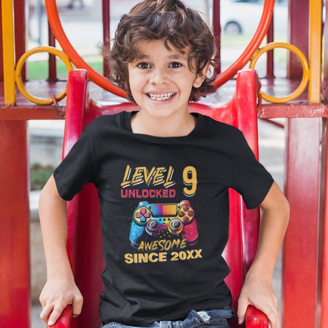 Level 9 Unlocked - Fun Birthday 9 Gamer  T-Shirt (Creator Uploaded)