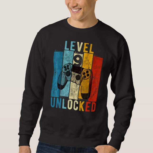 Level 9 Unlocked Video Gamer 9 Year Old 9th Birthd Sweatshirt (Front)