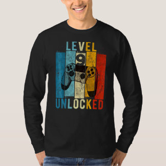 Level 9 Unlocked Video Gamer 9 Year Old 9th Birthd T-Shirt