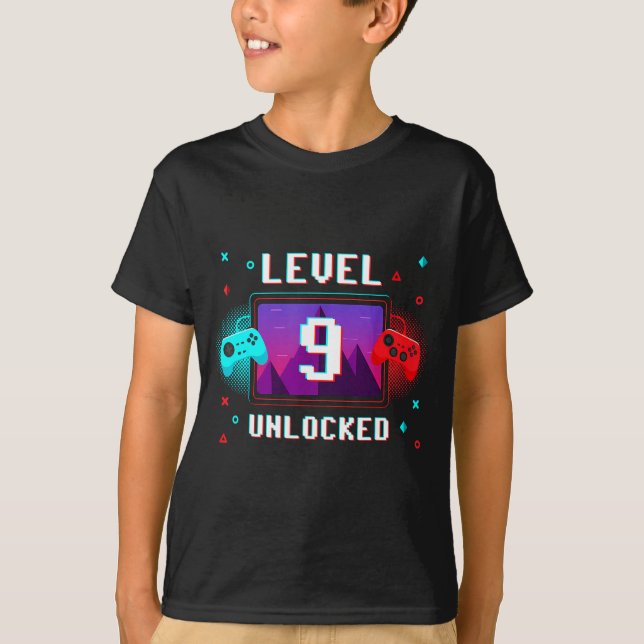 Level 9 Unlocked Video Gamer Funny 9th Birthday Bo T-Shirt (Front)