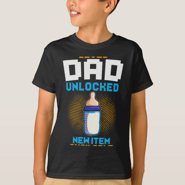 Level Dad Unlocked Pregnancy Announcement Gamer Fa T-Shirt (Front)