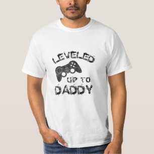 Leveled Up to Daddy   New Baby Curved Grunge Gamer T-Shirt