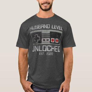 Leveling Up To Husband 2022 Leveled Up Bachelor Pa T-Shirt
