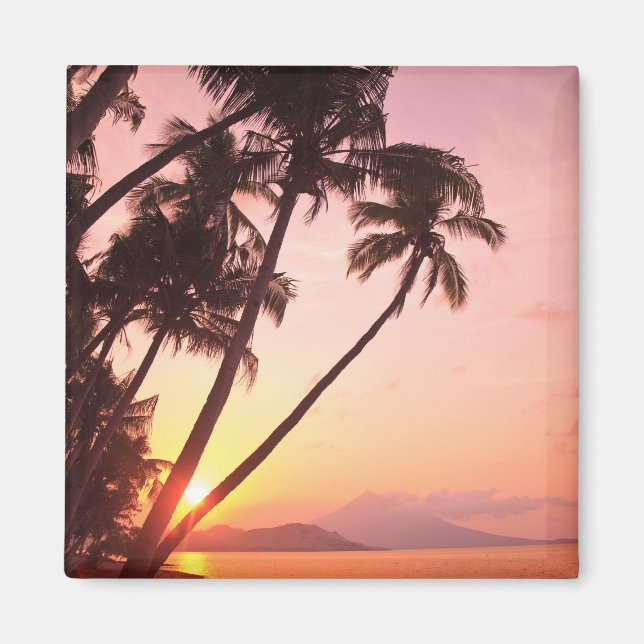 Lewolin Village, Illi Api Island, Selat Boleng Magnet (Front)