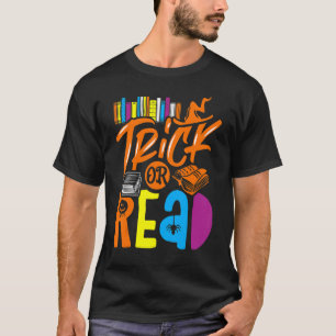 Librarian Library Halloween Costume Trick Or Read T-Shirt