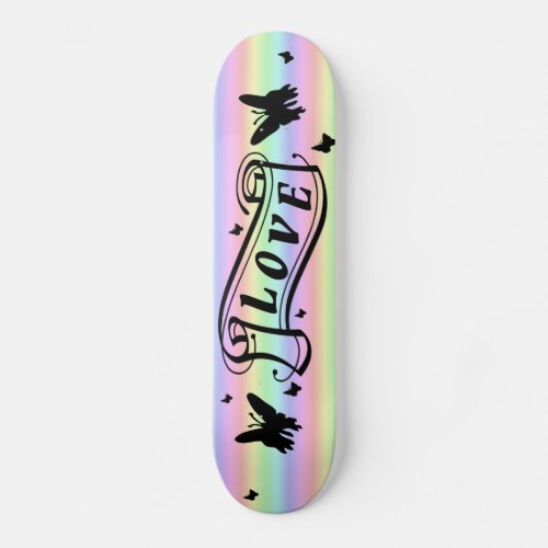 Liebe auf Regenbogen mit Schmetterlingen Skateboard Deck