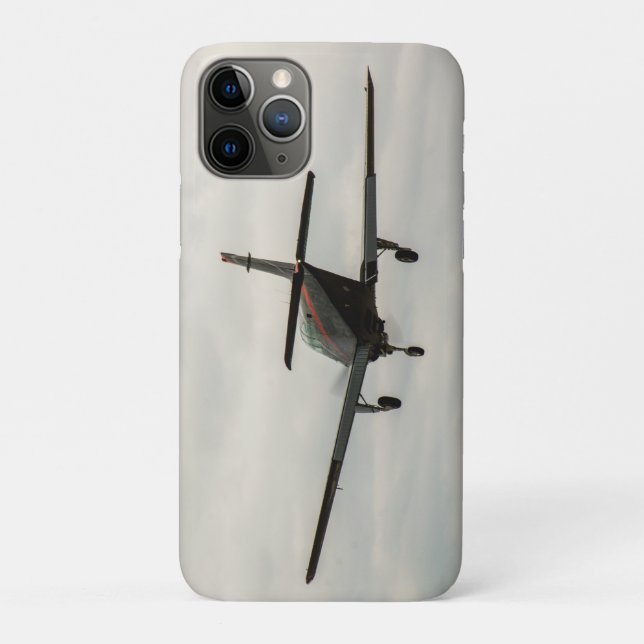 Light aircraft on approach to Auburn Airport Case-Mate iPhone Case (Back)