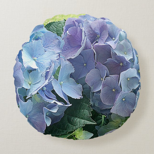 Light Blue Hydrangea Garden Flowers Round Pillow (Front)