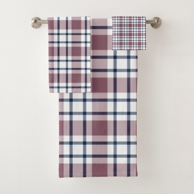 Light checkered retro pattern brown gray white bath towel set (Insitu)