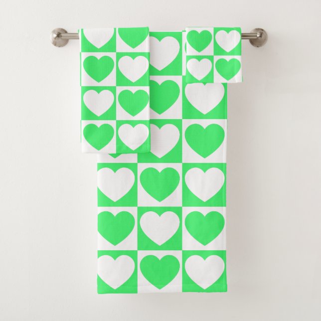 Light Green and White Checkered With Hearts Bath Towel Set (Insitu)