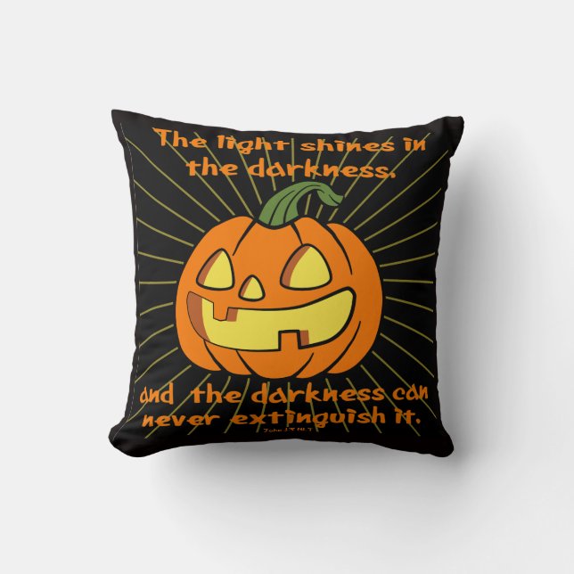 Light shines in the darkness Jack-o-lantern Throw Pillow (Front)