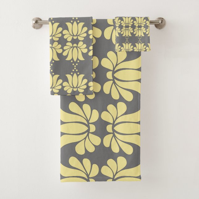 Light Yellow Grey Tulips Bath Towel Set (Insitu)