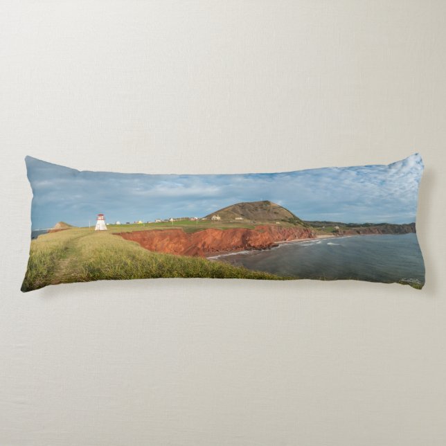 Lighthouse cushion by the water (Front)