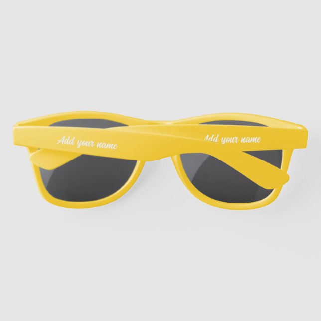 Lightweight plastic sunglasses (Back)