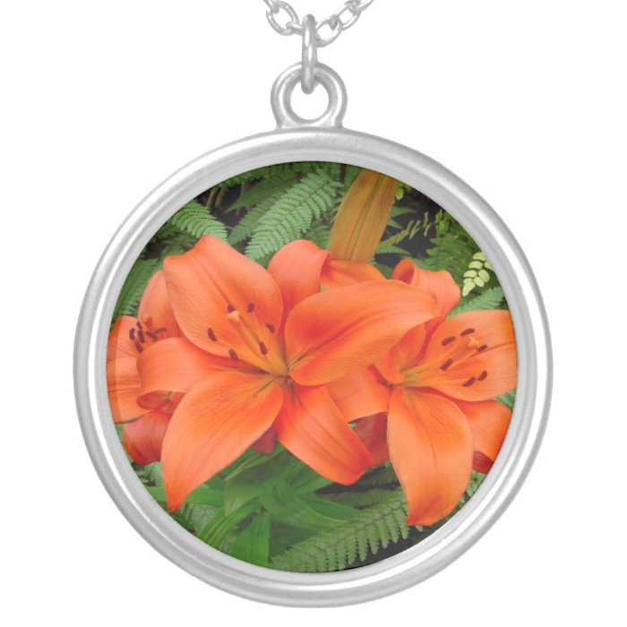 Lily flower   Iridescent orange (Matt 28 30) Necklace