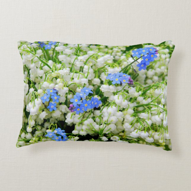 Lily of the valley accent pillow (Back)