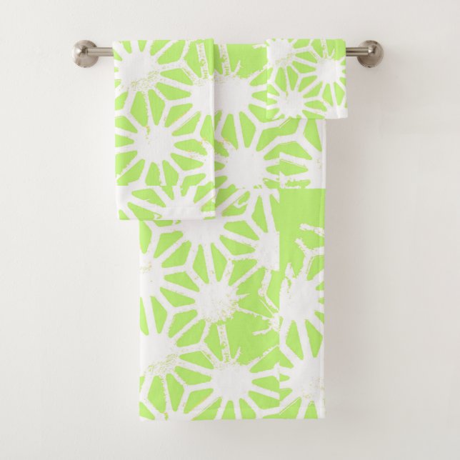 Lime green geometric pattern bath towel set (Insitu)