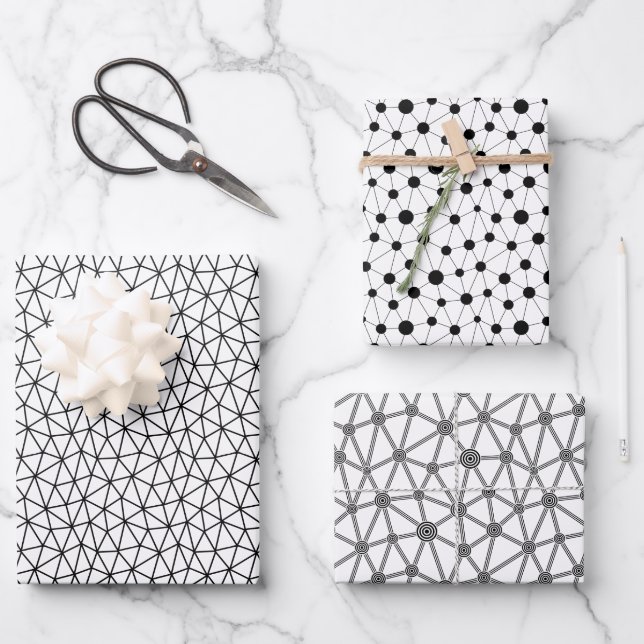 Lines and dots in black and white wrapping paper sheets (Front)