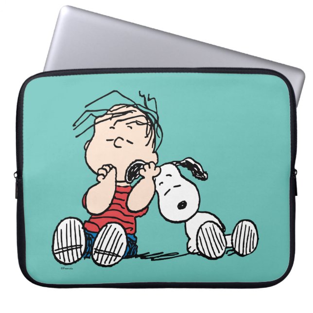 Linus Comforted With Snoopy's Ear Laptop Sleeve (Front)