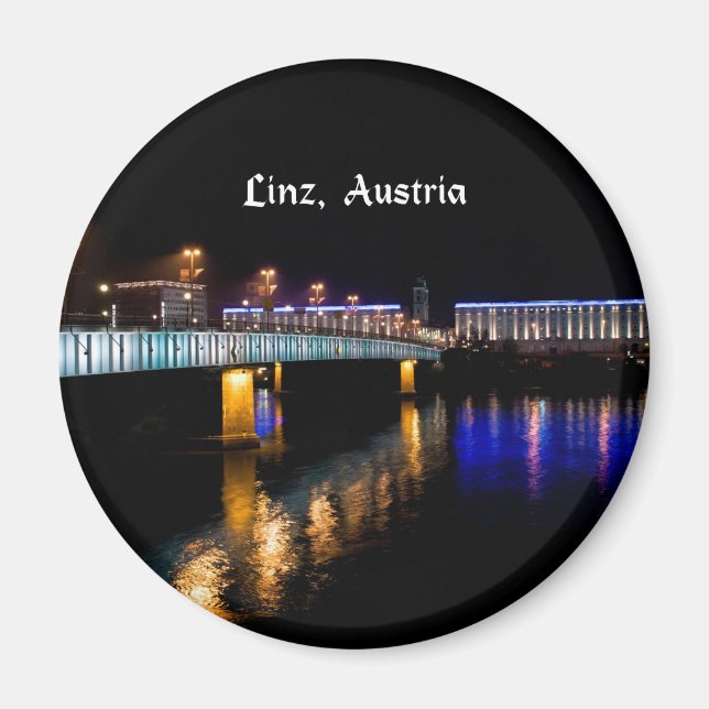 Linz, Austria cityscape at night Magnet (Front)